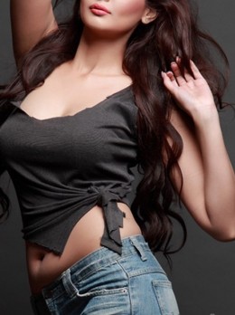 Ananya - Escort in Dubai - age 20