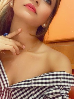 Noora - Escort Stunning Maya | Girl in Dubai