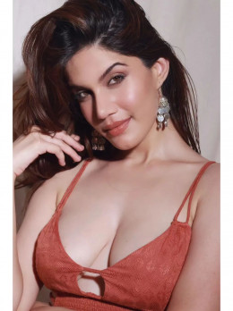 Escort in Dubai - Kamini